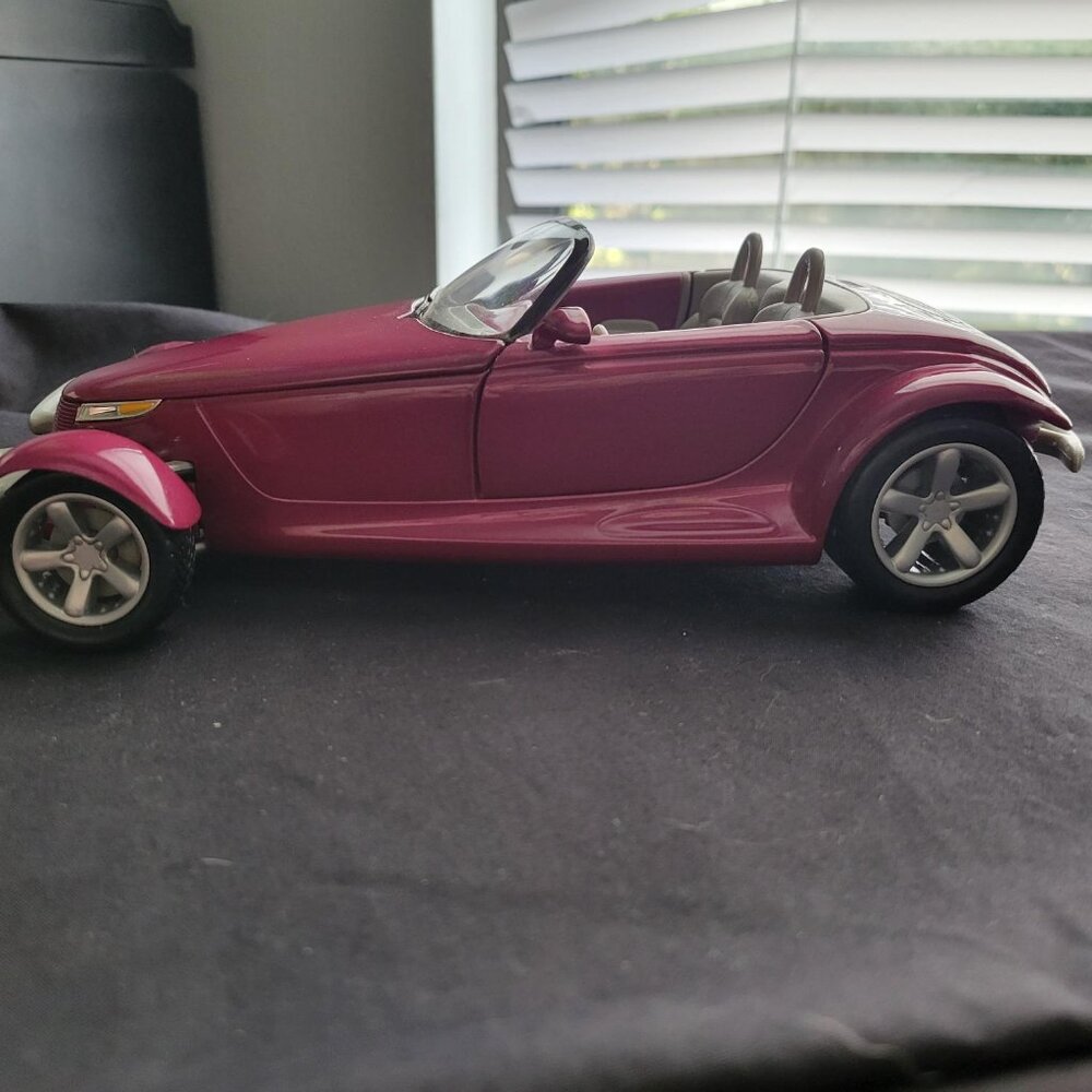 Ertl American Muscle Plymouth Prowler Purple 1995 Concept Model 1/18 Diecast Car - Picture 2 of 3